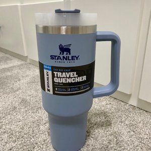NWT Stanley 40oz Travel Quencher in Chambray